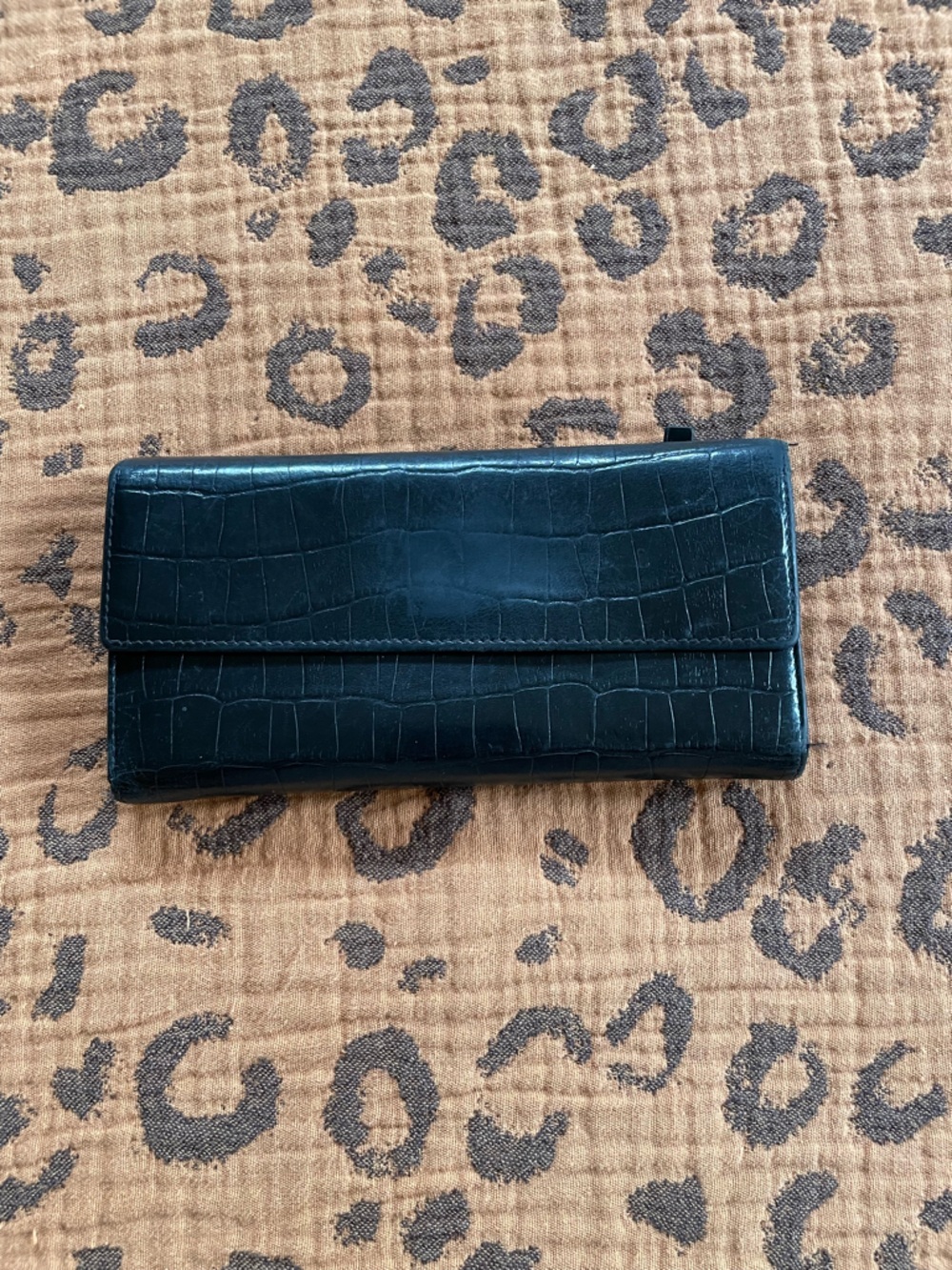 Vintage Neimen MarcusGenuine Leather Crocodile Embossed Black Trifold Wallet